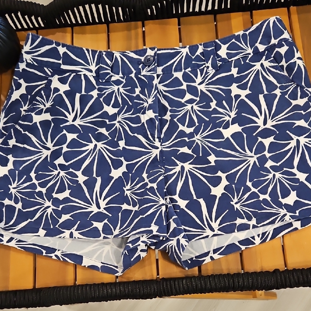 Tommy Bahama Blue and White Bermuda Shorts Tropical Print